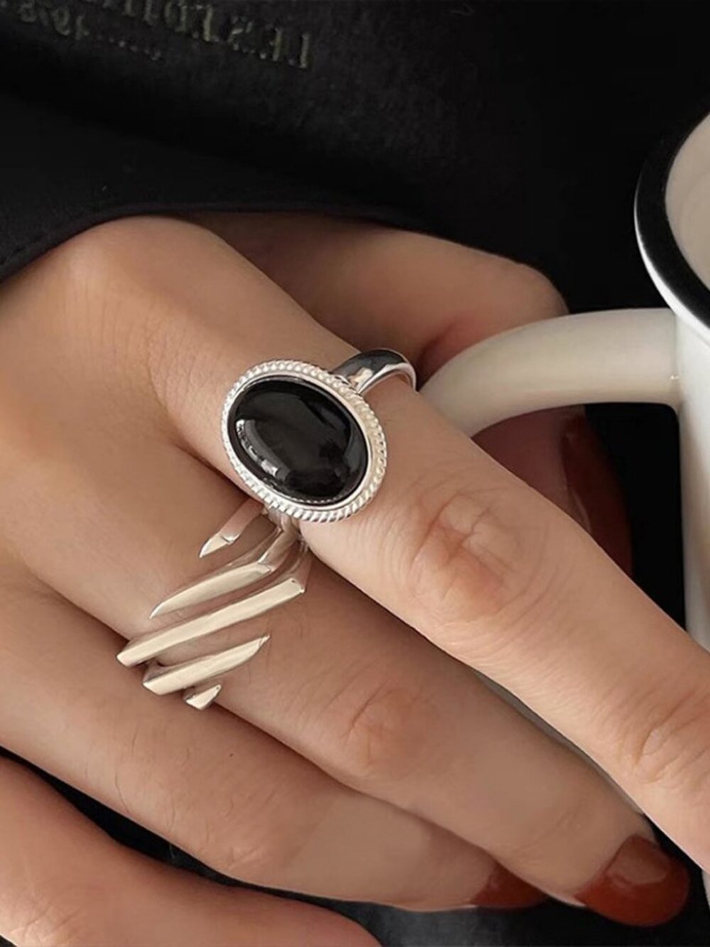 ✨"Sol" Vintage Round Black Stone Beaded Edge Open Statement Ring